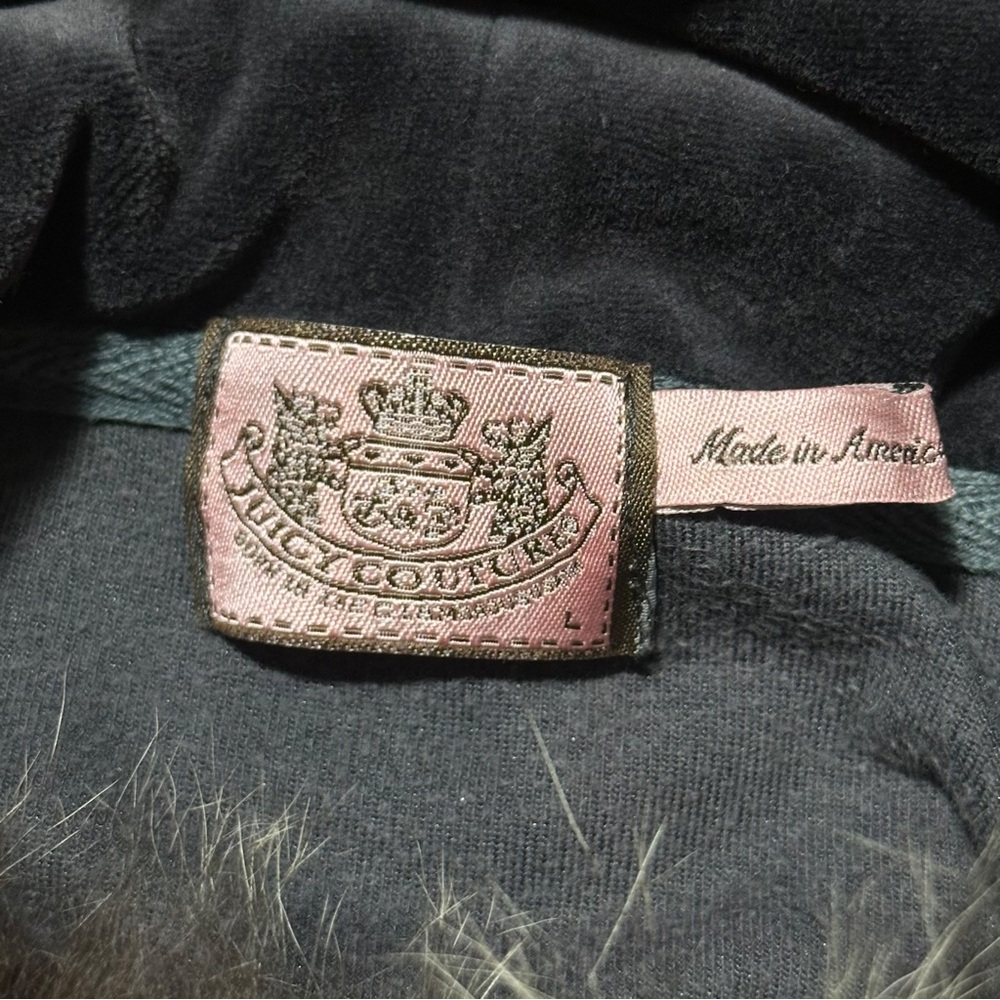 Y2K Vintage Juicy Couture Velour Hoodie Jacket Fur Trim Crest L (Fits S/M) - Picture 11 of 11